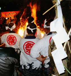 天子宮の火祭りのイメージ